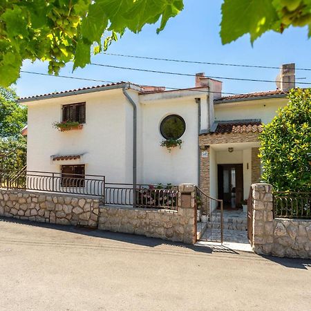 Beautiful Apartment In Omisalj With Kitchen Exterior foto