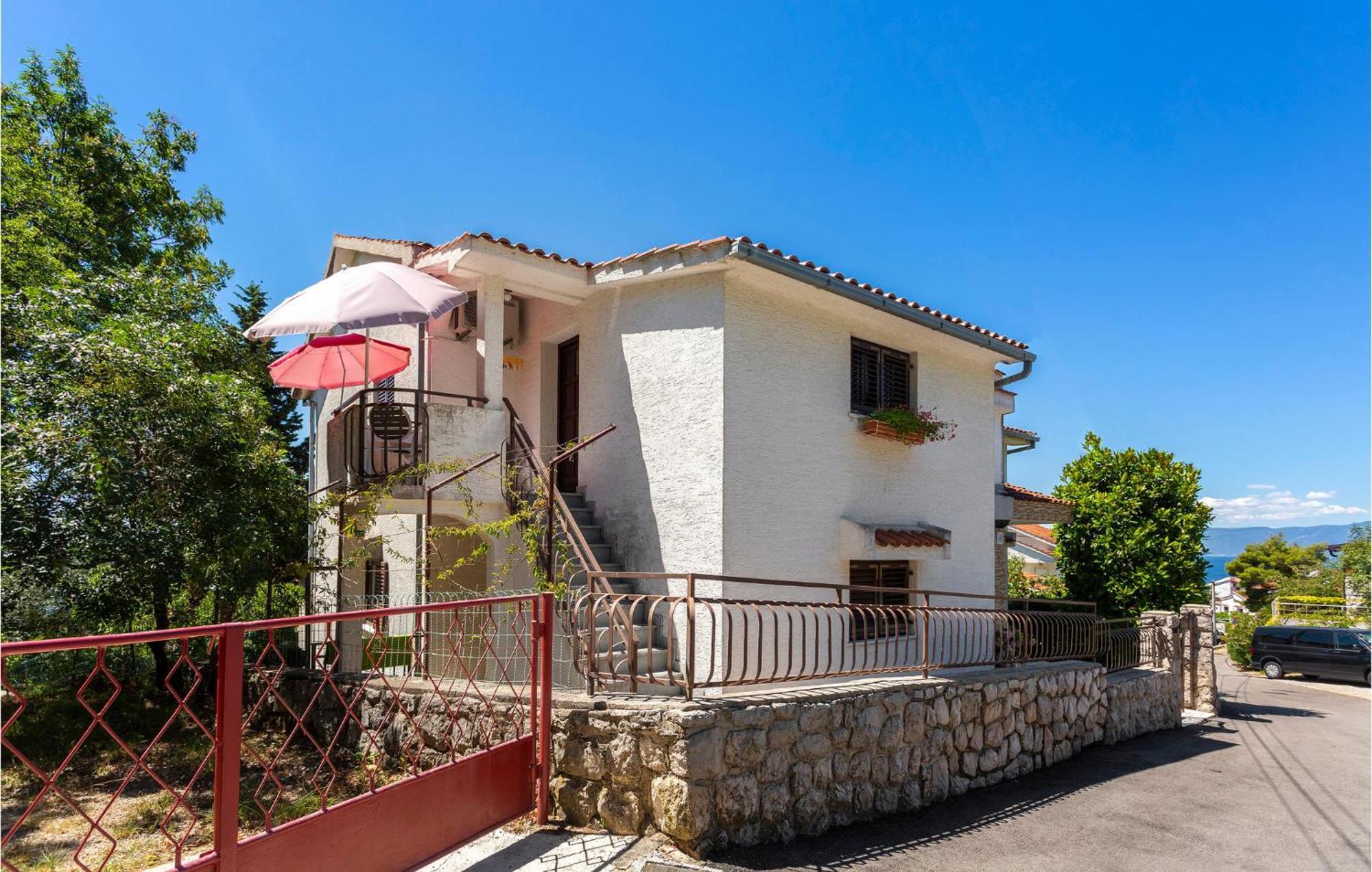 Beautiful Apartment In Omisalj With Kitchen Exterior foto